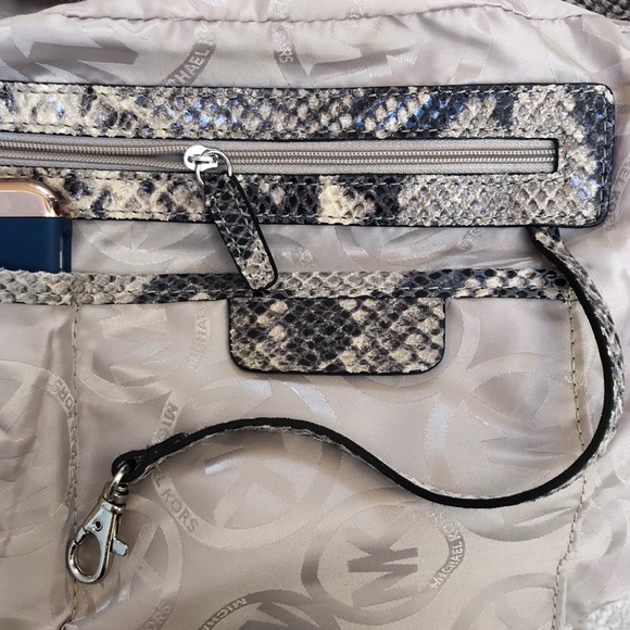 ♥️ MICHAEL KORS Limited Edition Snakeskin handbag - Picture 9 of 16